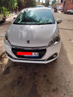 voitures-peugeot-208-2015-active-tipaza-algerie