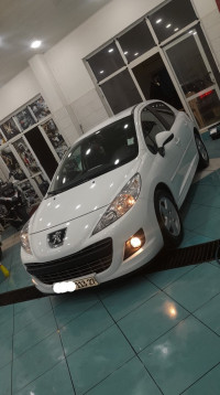 voitures-peugeot-207-2013-allure-mostaganem-algerie