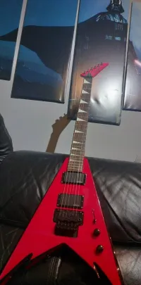 Guitar Jackson king v signature king dimmel modifiée 