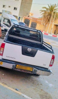 pickup-nissan-navara-2015-elegance-4x4-hassi-messaoud-ouargla-algerie