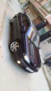 voitures-renault-laguna-1-2000-tiaret-algerie