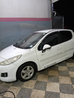 voitures-peugeot-207-2011-oued-zenati-guelma-algerie