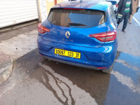 voitures-renault-clio-5-2023-besnis-plus-es-senia-oran-algerie