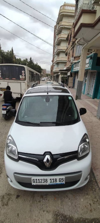 voitures-renault-kangoo-2018-tazoult-batna-algerie