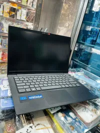 pc portable Lenovo v14 g4 