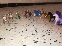 الجزائر-وسط-ألعاب-figurines-de-guerriers