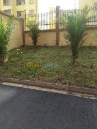 البليدة-بوفاريك-الجزائر-ديكورات-و-ترتيب-béton-imprimé-et-espace-vert