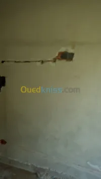 كهربائي électricien