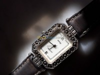 الجزائر-المحمدية-أصلي-للنساء-montre-yves-laffond