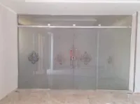 Vitrine en  verre trempé 