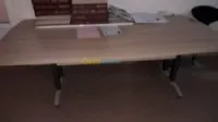 Une table de réunion 