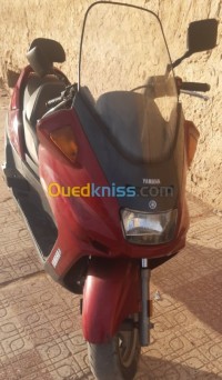 بسكرة-أولاد-جلال-الجزائر-دراجة-نارية-سكوتر-yamaha-250cc-majesty-2000