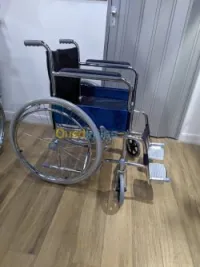 FAUTEUIL ROULANT NOIR PENU GONFLABLE 