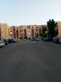 عين-تموشنت-الجزائر-شقة-byaa-shk-3-ghrf-aayn-tmoshnt