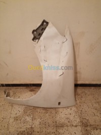 قطع-هيكل-السيارة-aile-dacia-logan-blanche-الشلف-الجزائر
