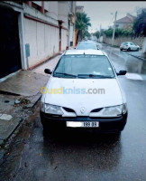 blida-algerie-citadine-renault-megane-1-1999