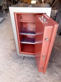 Fabrication de coffre et armoire 