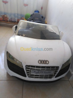 alger-el-achour-algerie-autre-voiture-électrique-audi-blanche