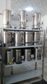 PERCOLATEUR ET GARDE CHAUD 