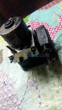 الجزائر-دار-البيضاء-قطع-المحرك-abs-golf5-2-0