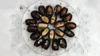 dattes fourrées avec la pate d'amande 