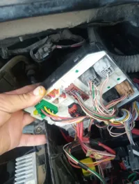 سكانير وانذار السيارات