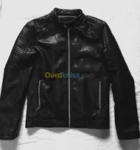 veste en cuir noir 