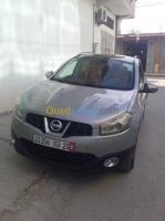 constantine-el-khroub-algerie-tout-terrain-suv-nissan-qashqai-2-tekna-2013