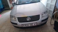 souk-ahras-taoura-algerie-grande-berline-volkswagen-passat-2002