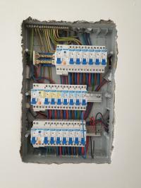 الجزائر-برج-الكيفان-العاشور-الأبيار-المرادية-حيدرة-بناء-و-أشغال-electricien-bâtiment