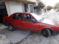 bordj-bou-arreridj-medjana-algerie-berline-renault-19-1992