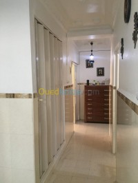 شقة-كراء-3-غرف-الجزائر-باب-الزوار