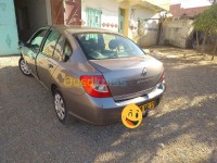 مستغانم-عشعاشة-الجزائر-صالون-سيدان-renault-symbol-2010