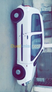 عنابة-الطارف-زريزر-الجزائر-سيارة-صغيرة-renault-clio-2-2001