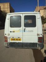 laghouat-algerie-fourgon-renault-trafic-1992