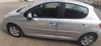 برج-بوعريريج-الجزائر-سيارة-صغيرة-peugeot-207-2008