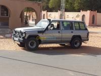 tindouf-algerie-tout-terrain-suv-nissan-patrol-1984