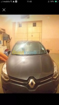 تلمسان-مغنية-الجزائر-سيارة-صغيرة-renault-clio-4-2018