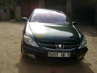 tizi-ouzou-illilten-algerie-grande-berline-peugeot-607-2000