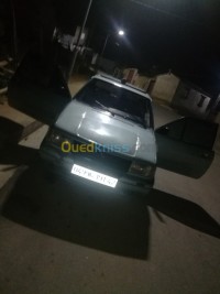 تيبازة-شرشال-الجزائر-سيارة-صغيرة-volkswagen-polo-1991