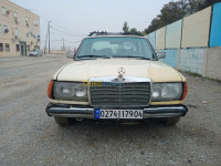 oum-el-bouaghi-ain-babouche-algerie-cabriolet-coupé-mercedes-benz-slc-1979