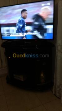 الجزائر-دالي-ابراهيم-طاولة-تلفزيون-table-tv