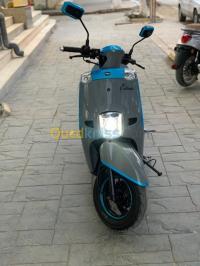 alger-dely-brahim-algerie-motos-scooters-vms-cuxi-2020