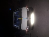 سعيدة-عين-الحجر-الجزائر-سيارة-صالون-عائلية-toyota-hayas-1993