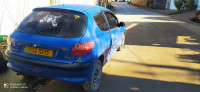 tizi-ouzou-ouaguenoun-algerie-citadine-peugeot-206-2001