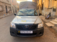 mostaganem-algerie-pickup-toyota-hilux-2013