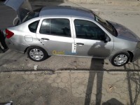 قسنطينة-الجزائر-صالون-سيدان-renault-symbol-2011