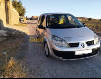 constantine-algerie-break-familiale-renault-grand-scenic-2005