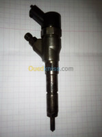 alger-bab-el-oued-algerie-pièces-moteur-4-injecteur-2-0l-hdi