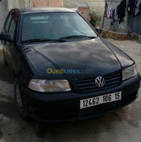 tizi-ouzou-algerie-citadine-volkswagen-gol-2006